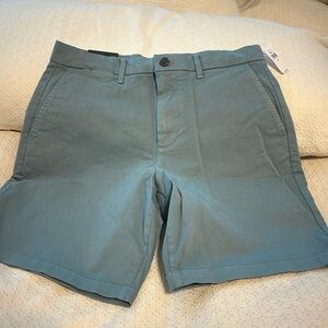 GAP new men’s 30 waist 8 inch shorts